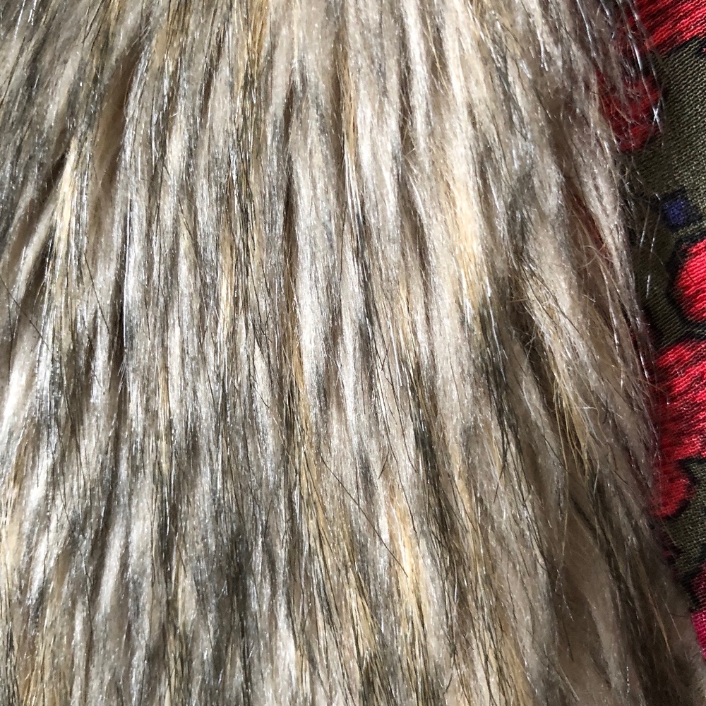 MUST GO! A Common Thread Faux Fur Vest - Picture 3 of 5